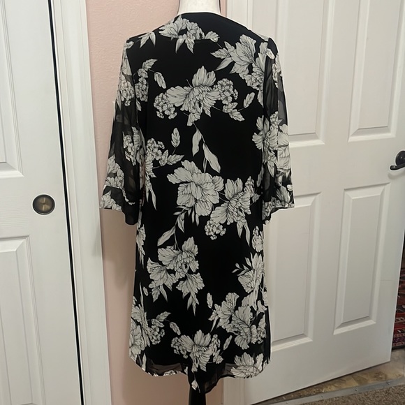 Truth in fable, black and gray floral dress - Picture 4 of 8